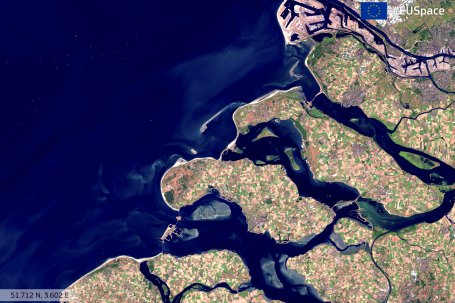 Dit satellietbeeld, gemaakt door een Copernicus Sentinel-2-satelliet op 13 augustus 2022, toont de Zeeuwse delta. Bron: Europese Unie, Copernicus Sentinel-2